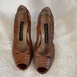 Vintage brown crocodile heels